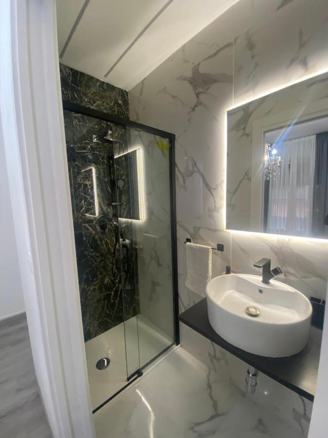 Zola Centro Bed & Breakfast Дзола Предоза Екстериор снимка